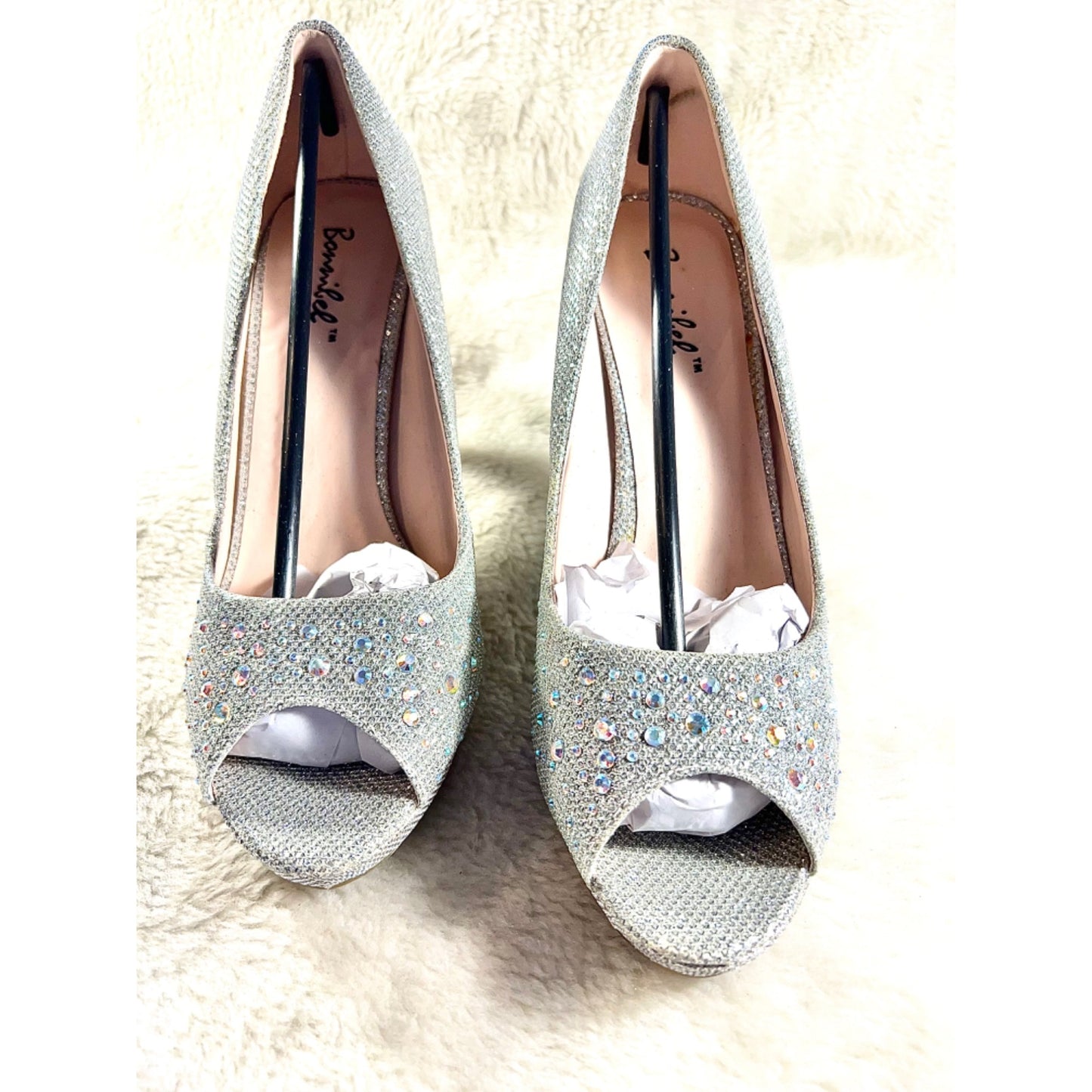 Bonibel Size 7.5 Silver Glitter Heels