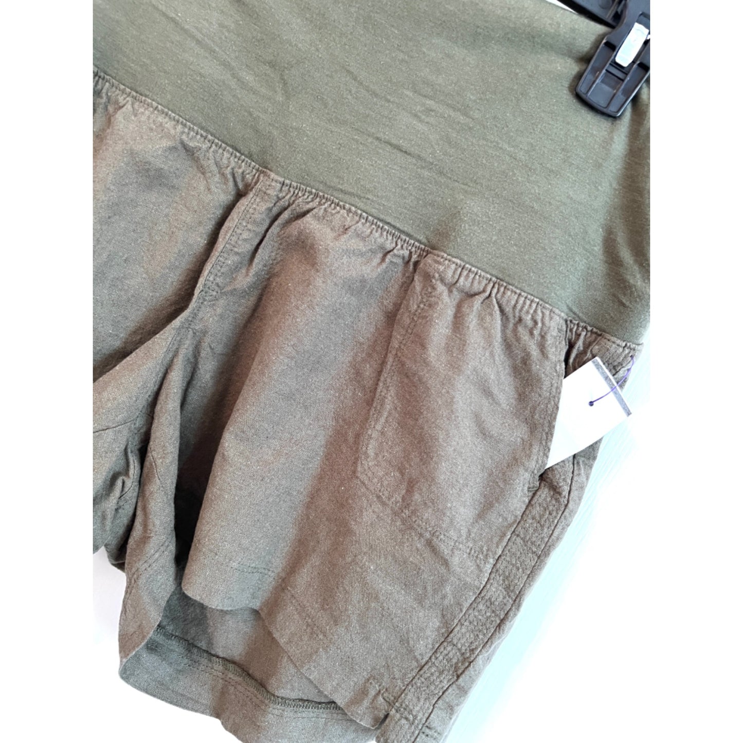 Ingrid & Isabel Maternity Green Khaki Shorts Small  NWT