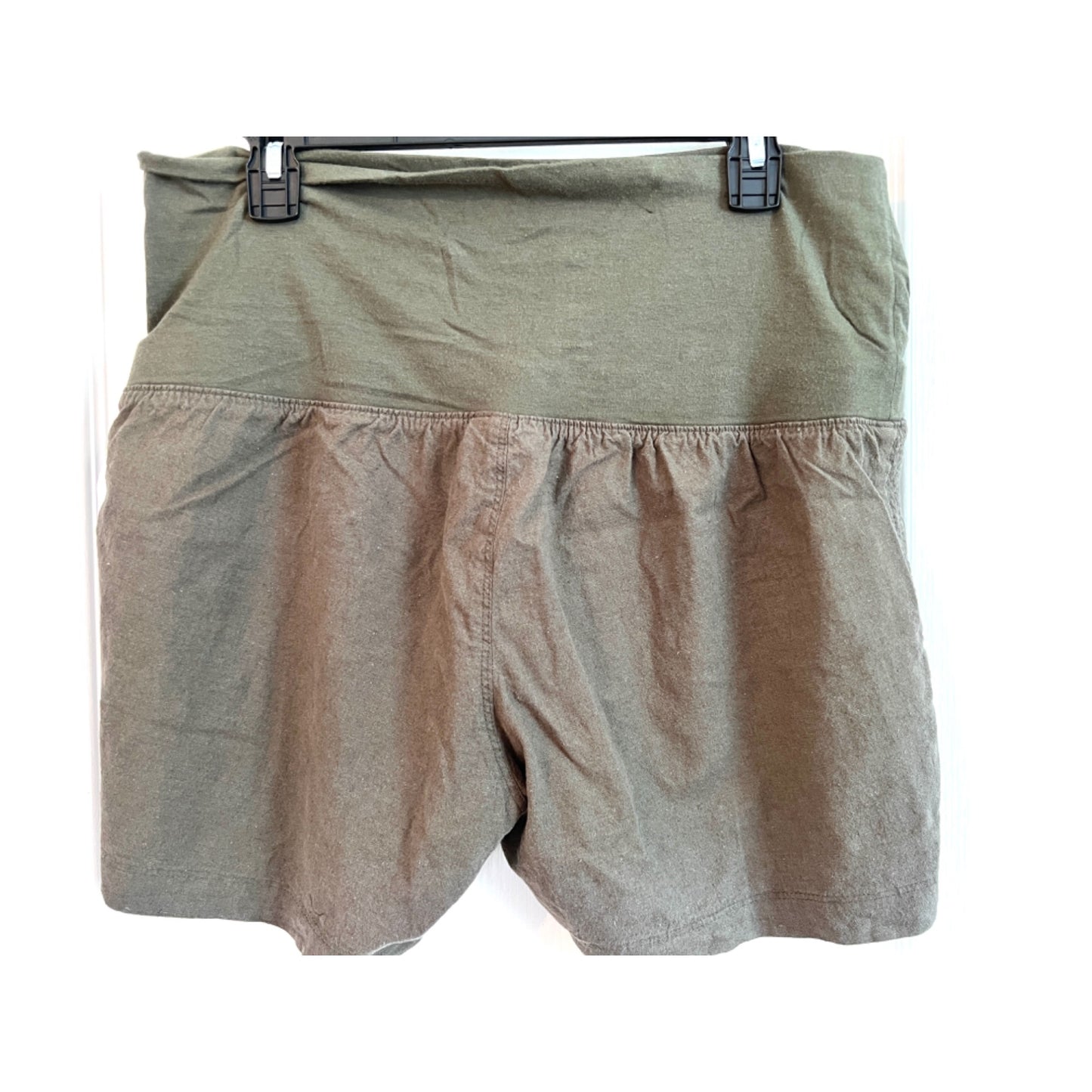 Ingrid & Isabel Maternity Green Khaki Shorts Small  NWT